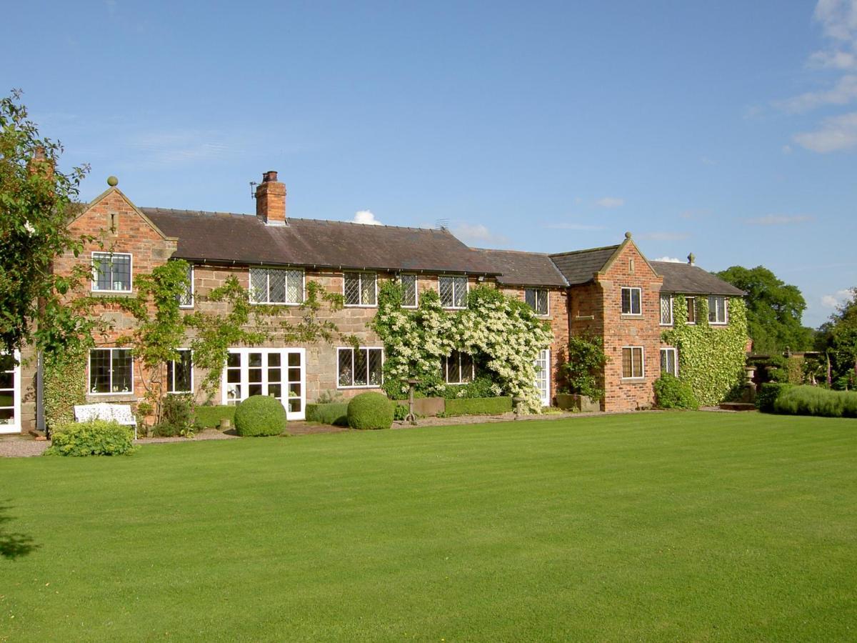 Bed and Breakfast Manor Farm Egerton Malpas  Екстер'єр фото